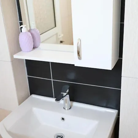 Luti Apartment