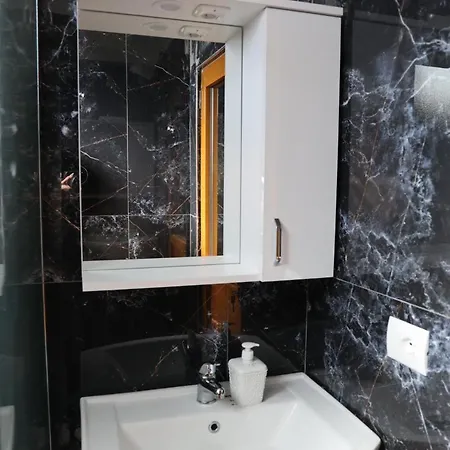 Apartment Luti *